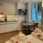 Проживание в семье Chesa Quadrella Zimmer Mit Kochecke Inklusive Bergbahnen Im Sommer-Ausser Studio