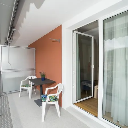 Chesa Quadrella Zimmer Mit Kuechenzeile Inklusive Bergbahnen Im Sommer-Ausser Studio Homestay *