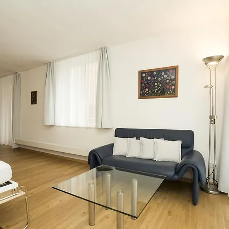 Homestay Chesa Quadrella Zimmer Mit Kuechenzeile Inklusive Bergbahnen Im Sommer-Ausser Studio Pontresina