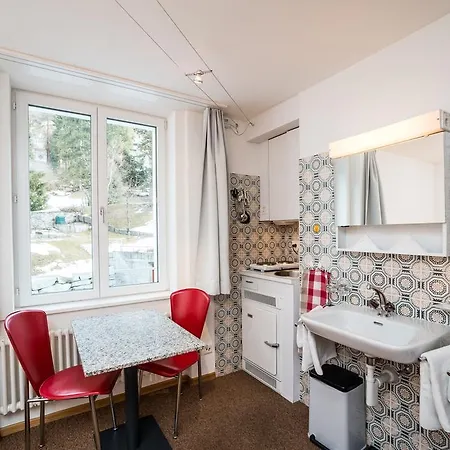 Chesa Quadrella Zimmer Mit Kuechenzeile Inklusive Bergbahnen Im Sommer-Ausser Studio Pontresina