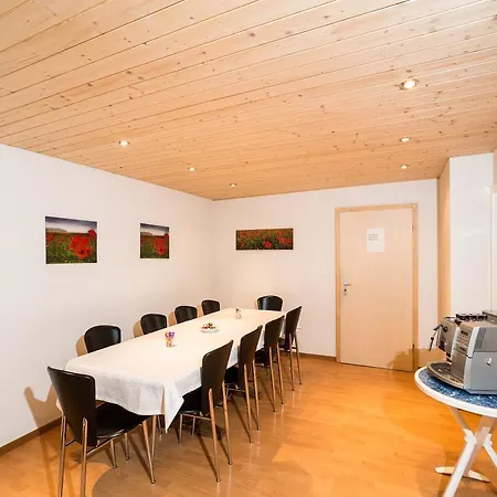 Homestay Chesa Quadrella Zimmer Mit Kuechenzeile Inklusive Bergbahnen Im Sommer-Ausser Studio Pontresina