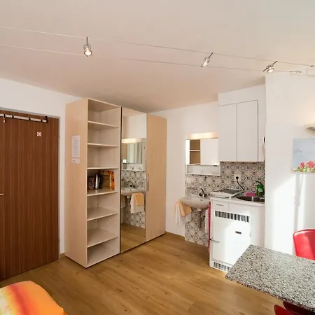 Habitación en casa particular Chesa Quadrella Jedes Mit Küchenzeile Pontresina