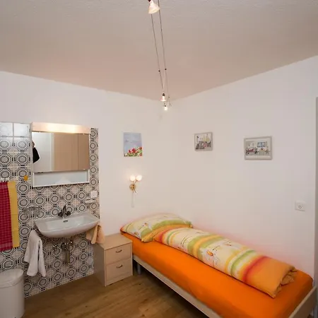 Chesa Quadrella Zimmer Mit Kuechenzeile Inklusive Bergbahnen Im Sommer-Ausser Studio Pontresina
