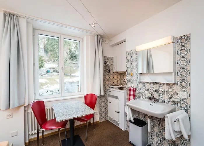 Chesa Quadrella Mit Kuechenzeile Inklusive Bergbahnen Im Sommer-ausser Pontresina