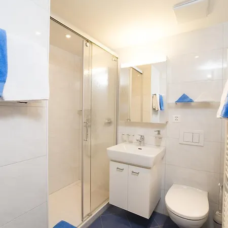 ホームステイ Chesa Quadrella Mit Kuechenzeile Inklusive Bergbahnen Im Sommer-ausser *