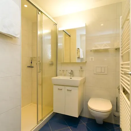 Chesa Quadrella Mit Kuechenzeile Inklusive Bergbahnen Im Sommer-ausser